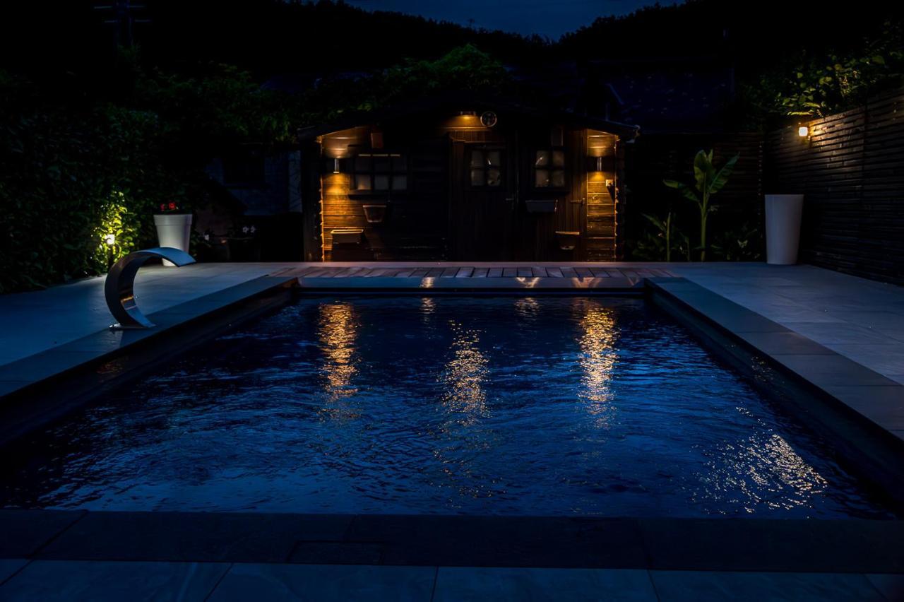 Chez Sabine Et Eric Maison Pour 6 Personnes Avec Piscine Chauffee Andenne Exterior photo