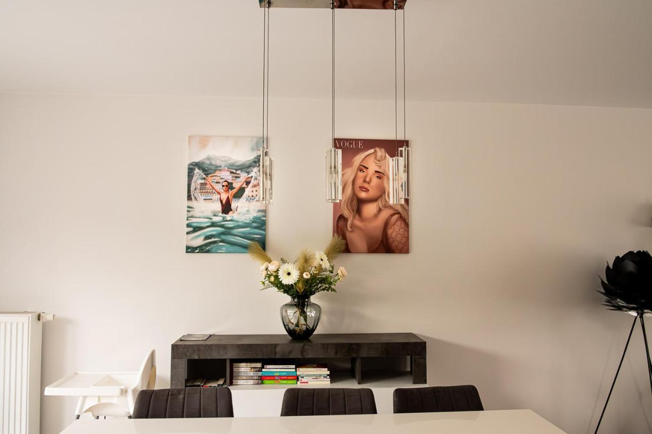 Chez Sabine Et Eric Maison Pour 6 Personnes Avec Piscine Chauffee Andenne Exterior photo