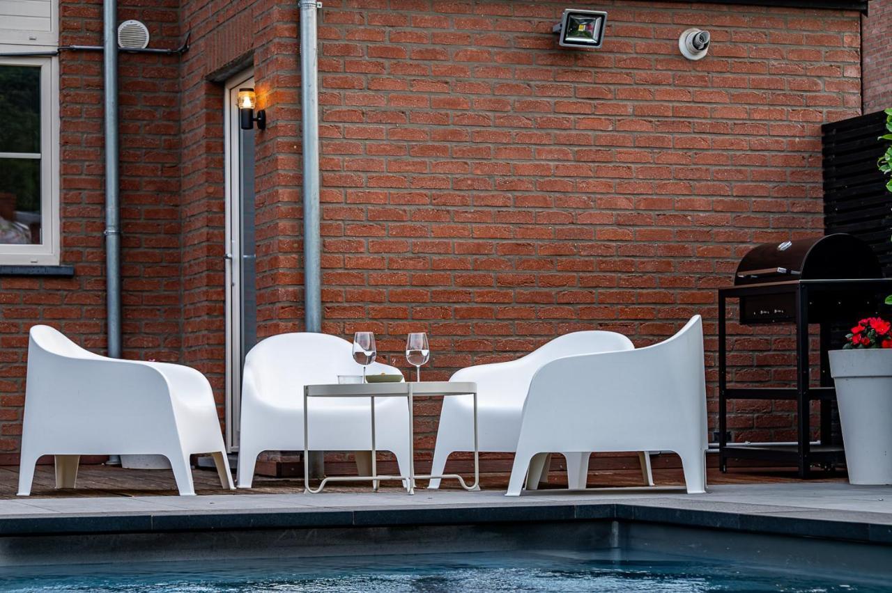 Chez Sabine Et Eric Maison Pour 6 Personnes Avec Piscine Chauffee Andenne Exterior photo