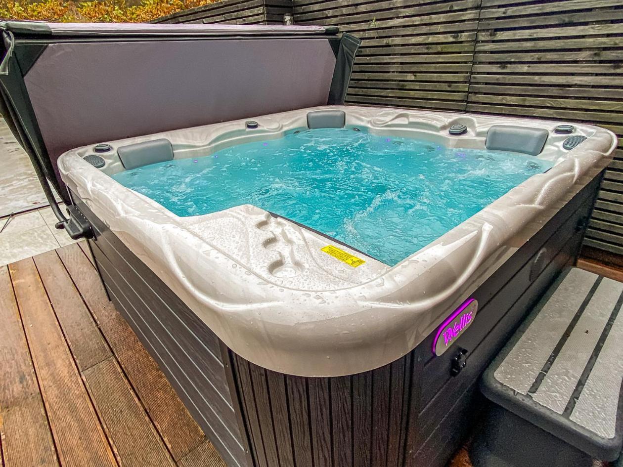 Chez Sabine Et Eric Maison Pour 6 Personnes Avec Piscine Chauffee Andenne Exterior photo